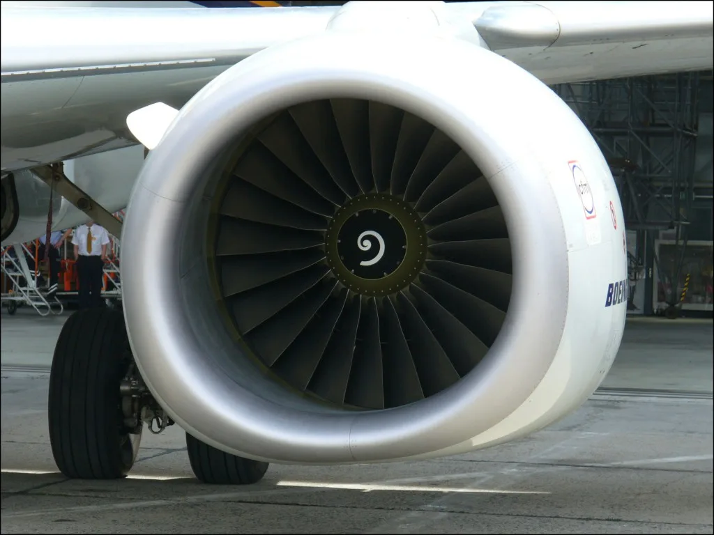 Двигатель CFM56-7B на Boeing 737-800. Фото: Łukasz Golowanow / Wikimedia Commons, CC BY-SA 2.5