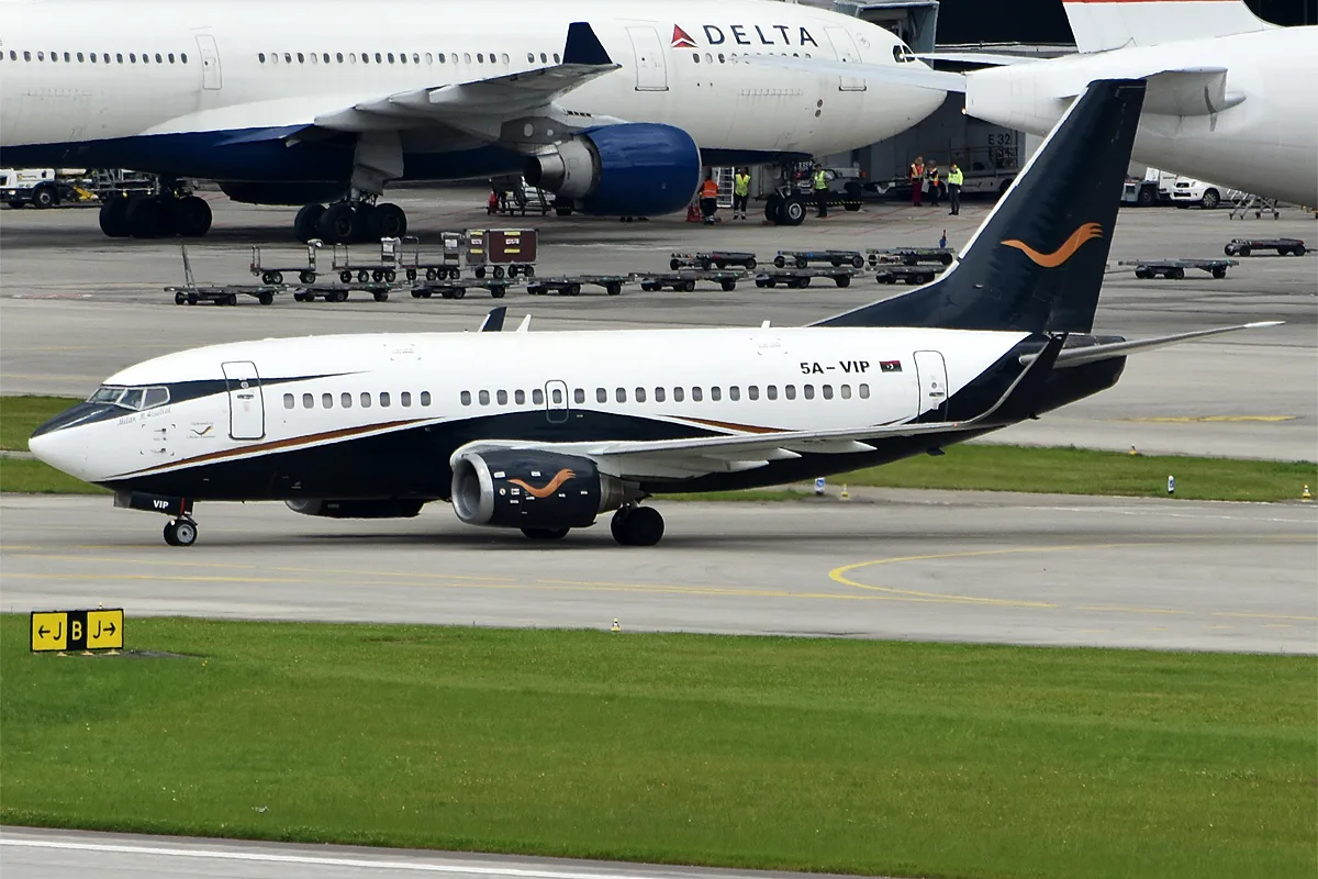 Boeing 737-500 авиакомпании Libyan Express. Фото: Anna Zvereva / Wikimedia Commons, CC BY-SA 2.0