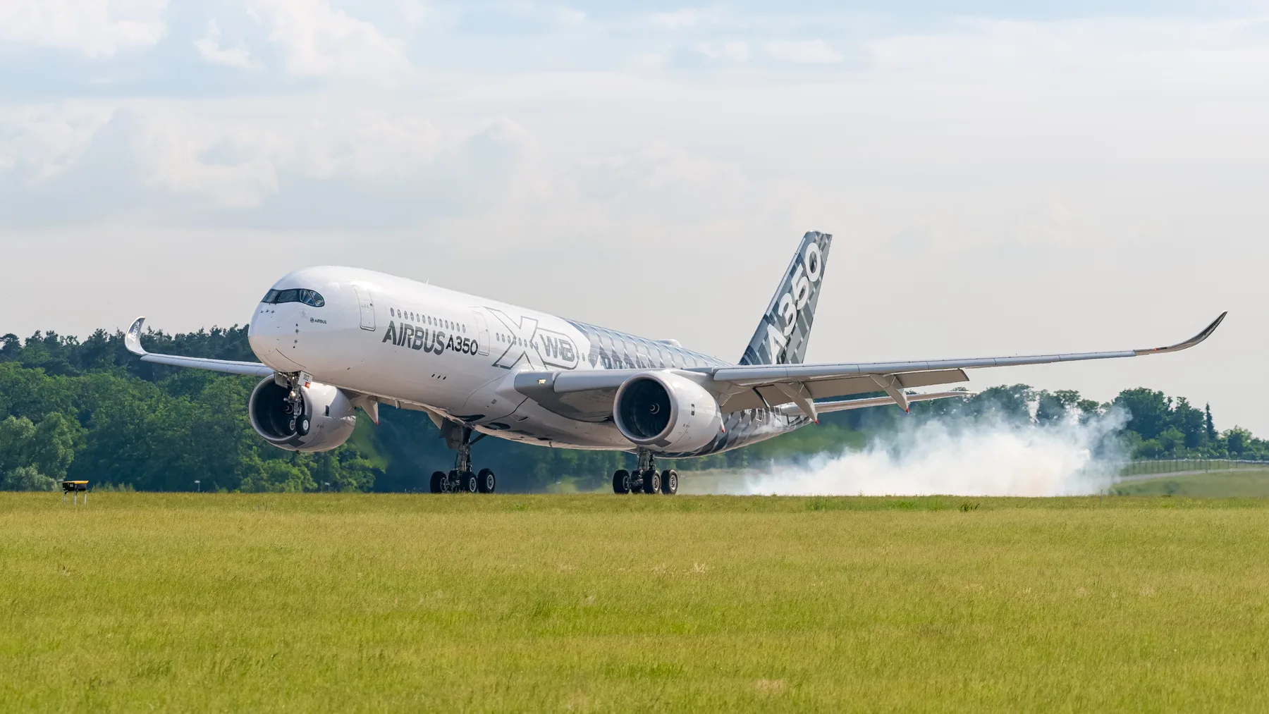 Дальнемагистральный широкофюзеляжный Airbus A350. Фото: Julian Herzog / Wikimedia Commons, CC BY 4.0